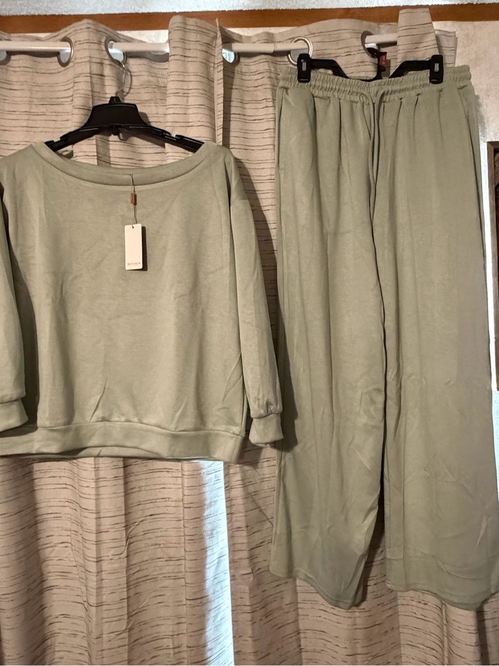 NWT Hotouch 2-Piece Lounge Set Sage Green Wide Leg Pants & Top (Size L)